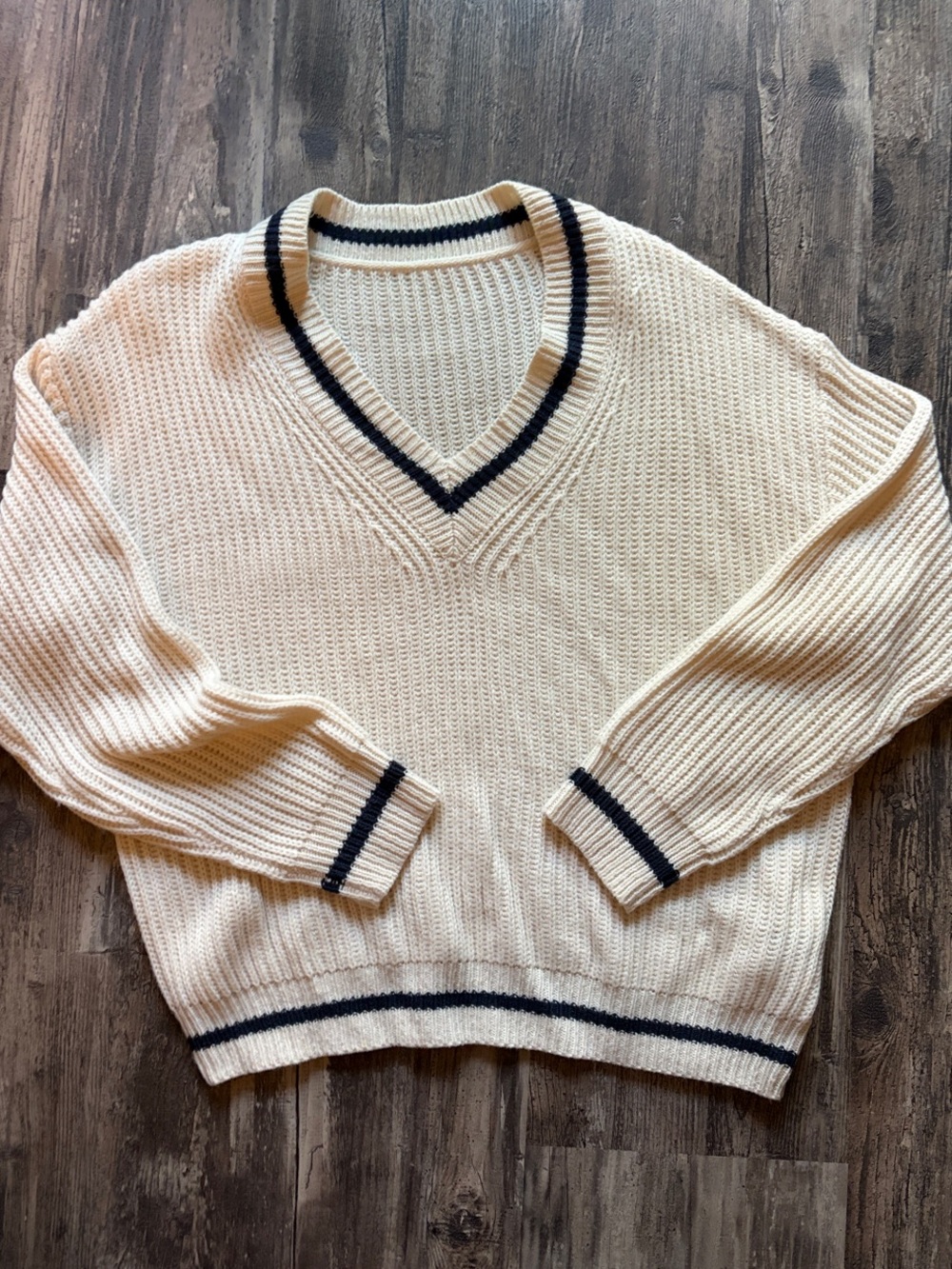 Lightweight Cream V-Neck Ribbed Sweater with Navy Trim - women’s